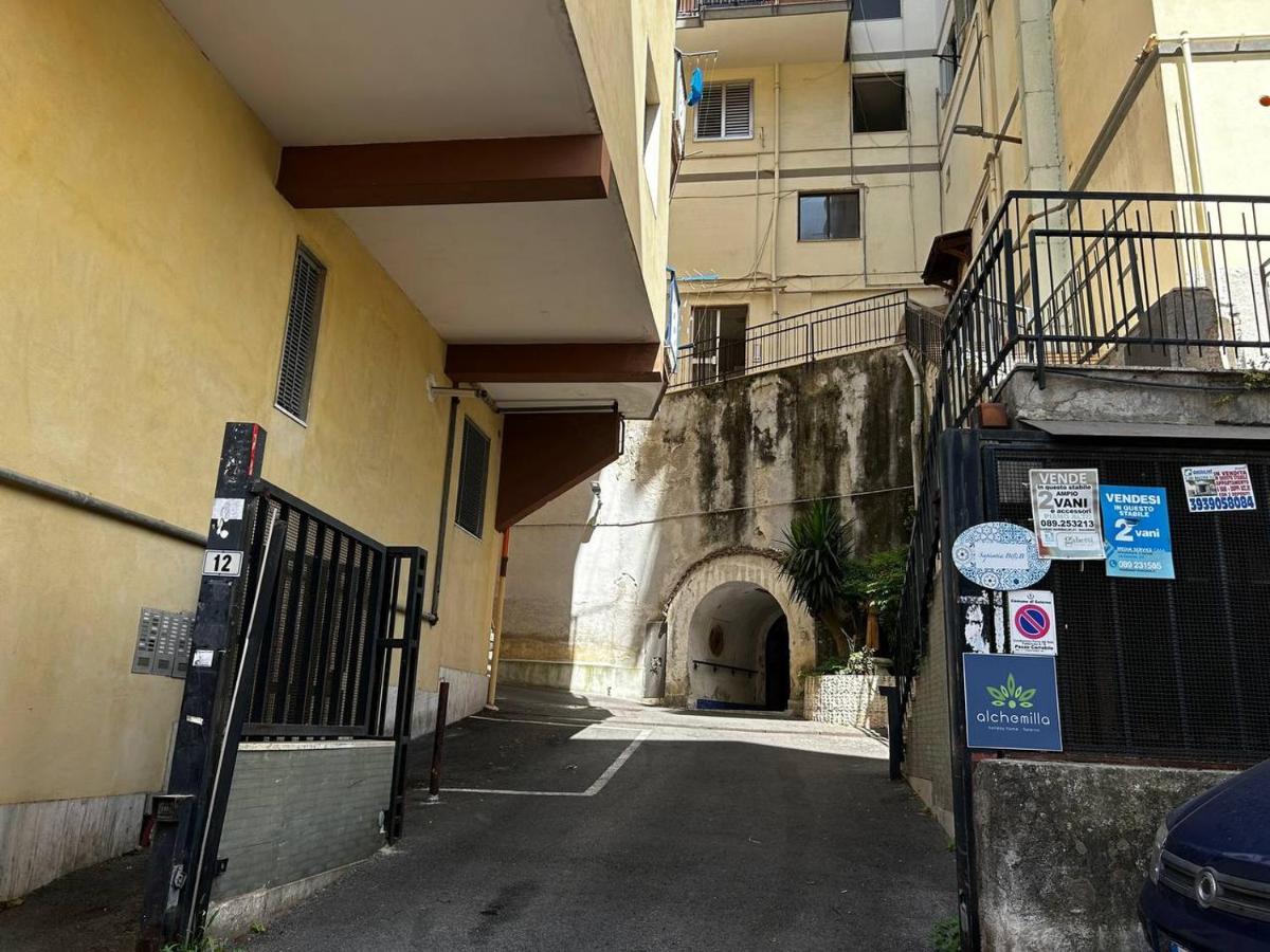 Appartamento A Casa Di Roberta Salerno Esterno foto